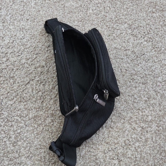 2 Belt Bags/Fanny Pack - Picture 4 of 5